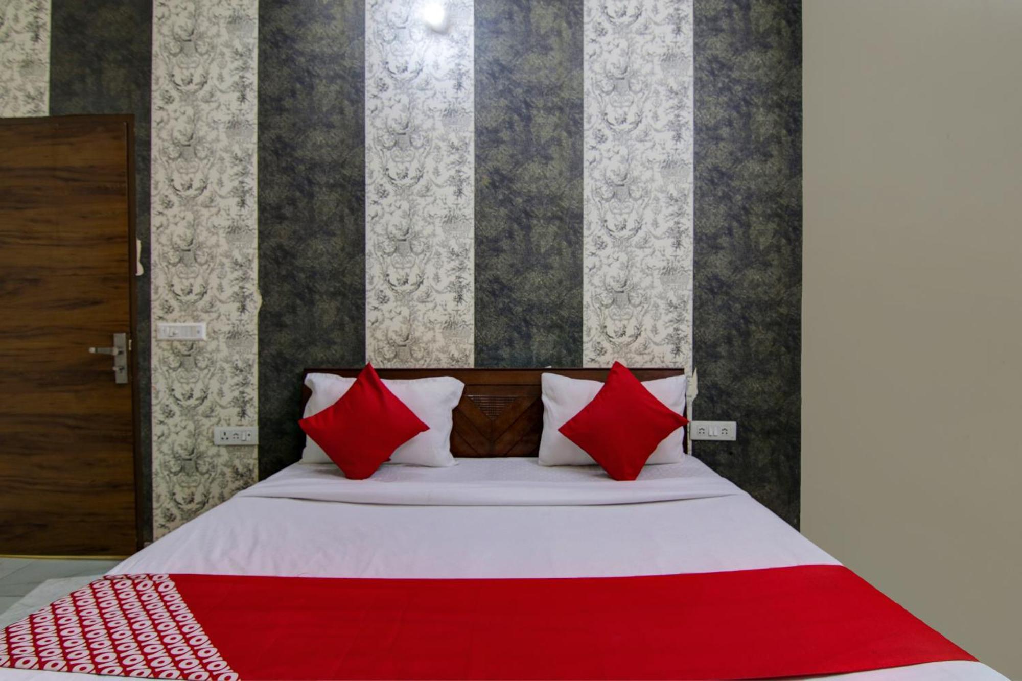 Hotel Yash House New Delhi Exterior photo