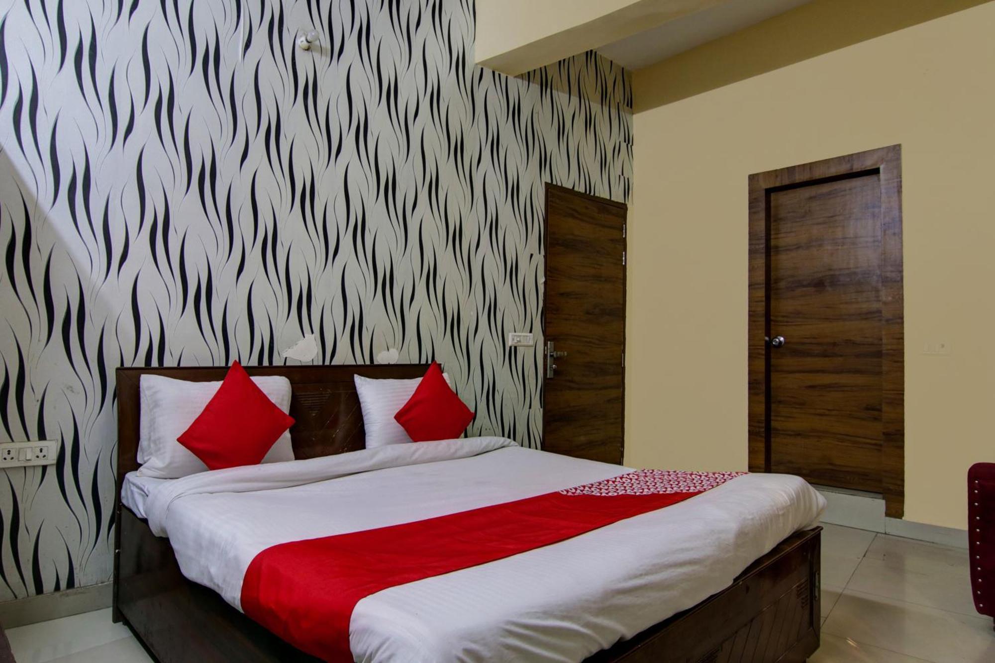 Hotel Yash House New Delhi Exterior photo