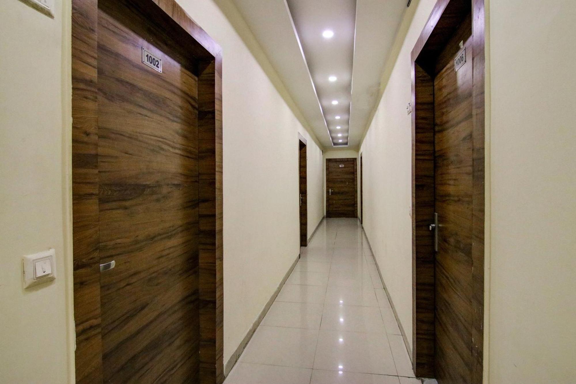 Hotel Yash House New Delhi Exterior photo