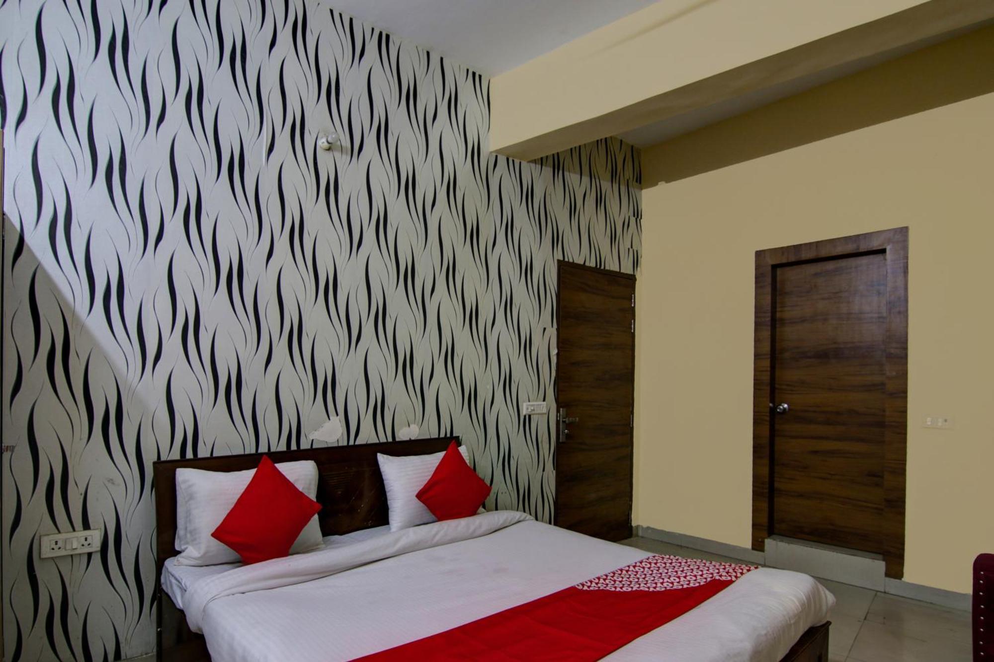 Hotel Yash House New Delhi Exterior photo